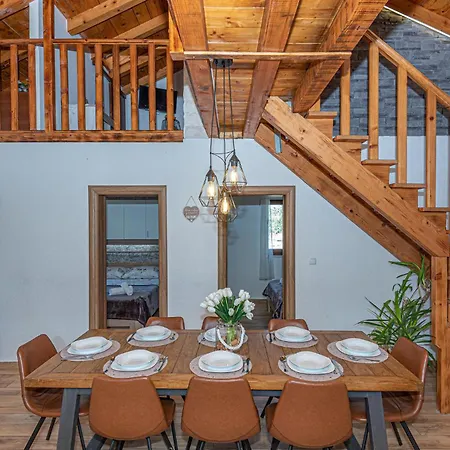 Lovely In With Wifi 펜션 보디체